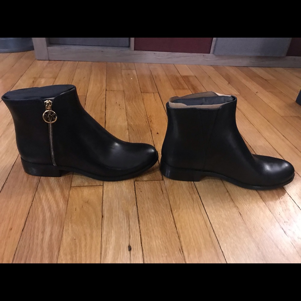 Michael kors Lainey Flat Bootie in Black Size 8